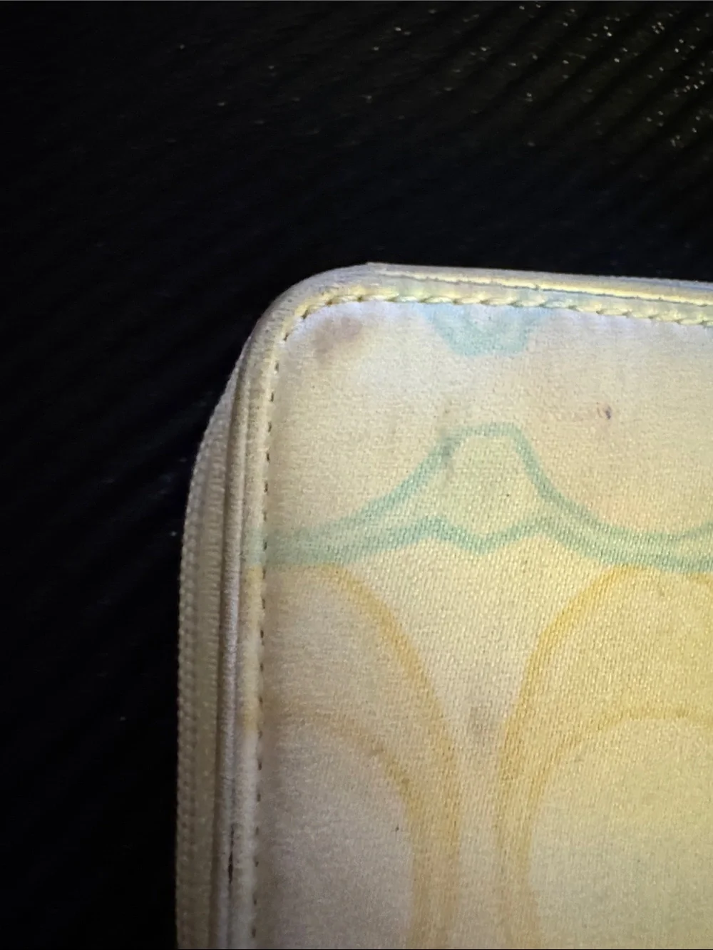 Coach Hamptons y2k vintage pastel scribble pattern zip around wallet